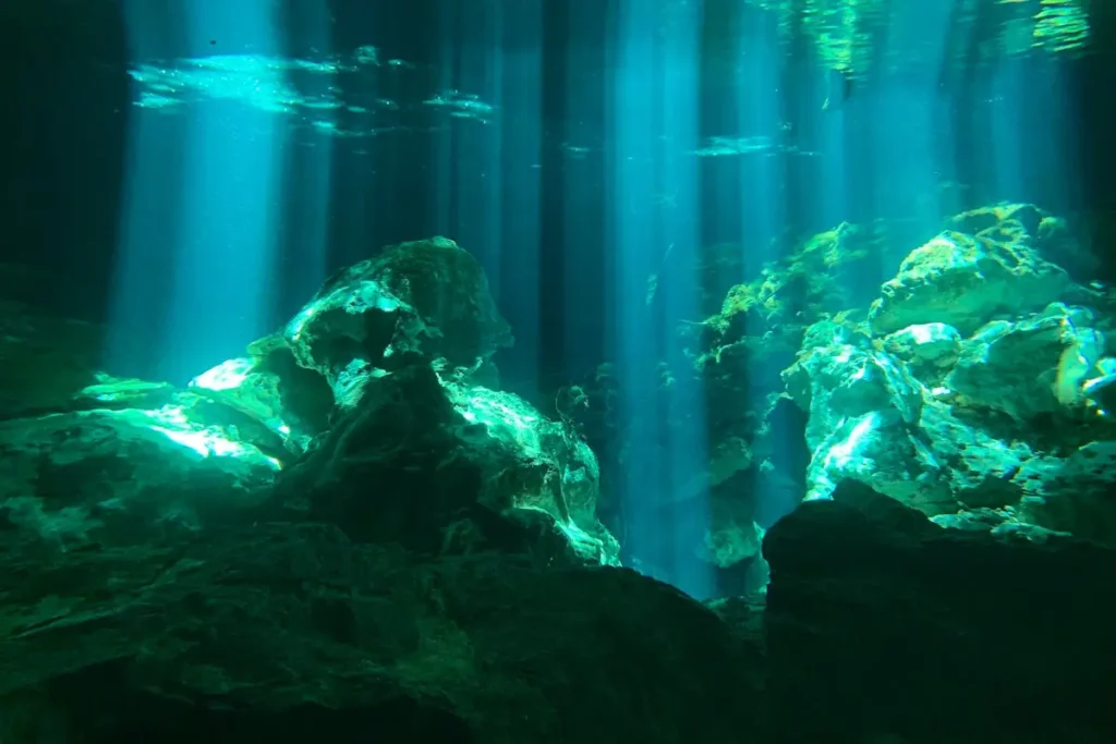 Cenote dos Ojos